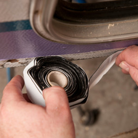 Rouleau butyl autocollant 10 m CARBEST - Bande autocollante d'étanchéité pour van, fourgon, camping-car et bateau