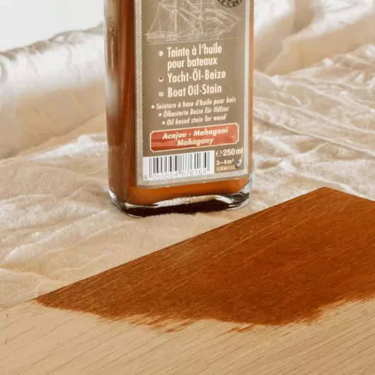 Huile à teinter pour bois Le Tonkinois 250 ml | Teinte acajou | Application