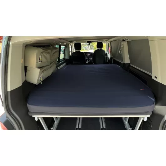 Dreamboat Campervan Wide matelas gonflable pour van aménagé Outwell | couchage 190 x 150 cm installé