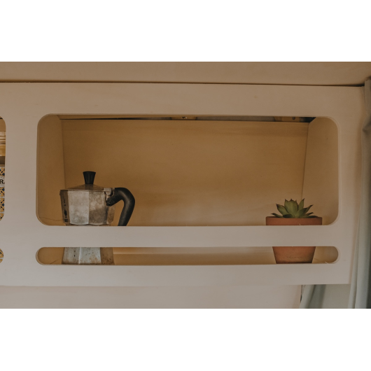 Grande étagère PLUS pour aménagement de van de Simple Vans | Rangements en bois pour fourgon aménagé