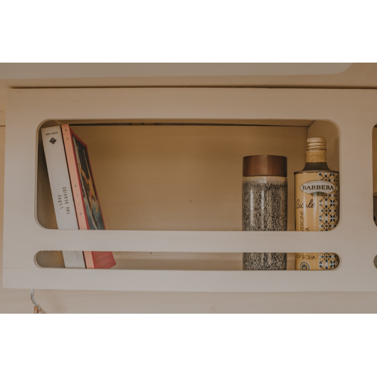 Grande étagère PLUS pour aménagement de van de Simple Vans | Rangements en bois pour fourgon aménagé