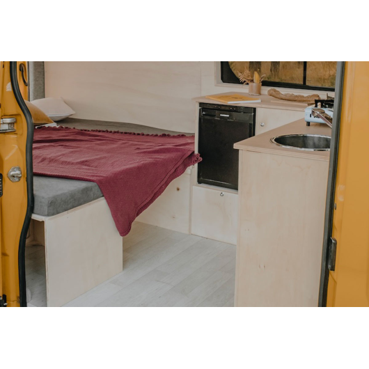 Kit aménagement pour fourgon Super Sleeper L2 / L3 de Simple Vans | Meubles en bois pour van aménagé